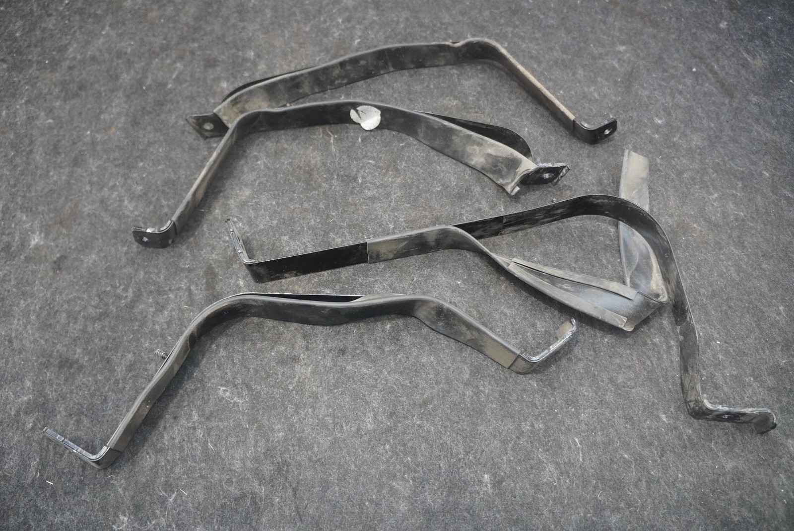 Gas Fuel Tank Strap Holder 4S0201653G 4T7201654A OEM Lamborghini Huracan 2016