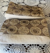 Two 2 AVANTI Galaxy Circles Bath Towels