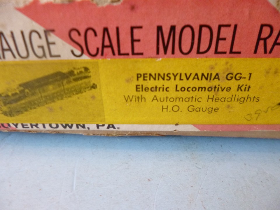 Miniature Locomotive électrique CLASS GG1 4910 1941 Pennsylvania Railroad Des Usa De La Serie Les Locomotive Du Monde Non Fonctionnelle