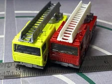 Matchbox 2 X Fire Engine Rescue Truck 2006 Wild Emergency Mb-698 Mb-949