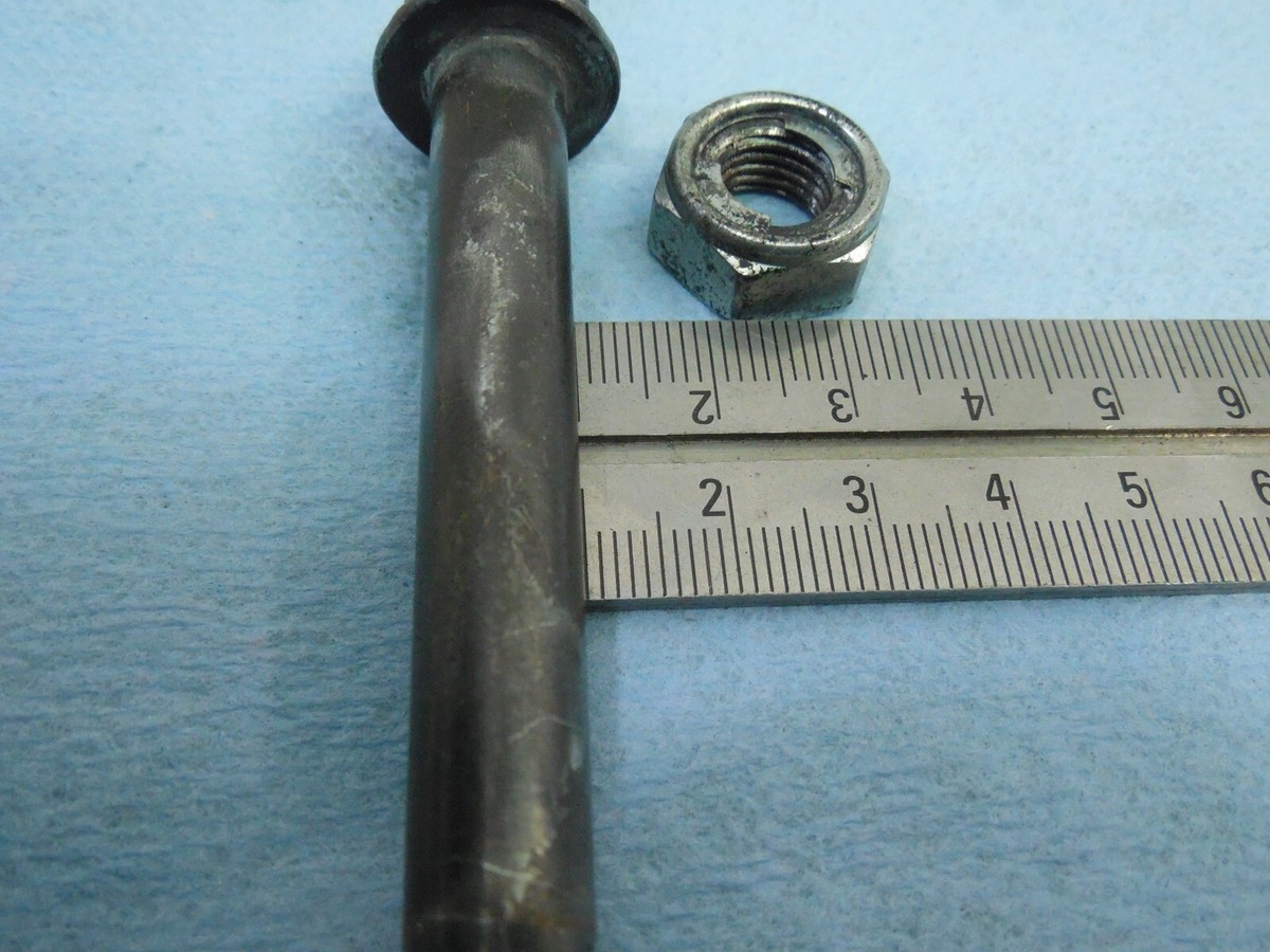 あおm 1993 Kawasaki ZX11 ZX1100-D1 front Engine Mounting Bolt