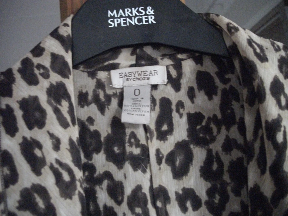 Easywear by Chico’s Womens Open Scarf Vest Size .0.Faux Leather & Leopard Print - Image 2 of 4