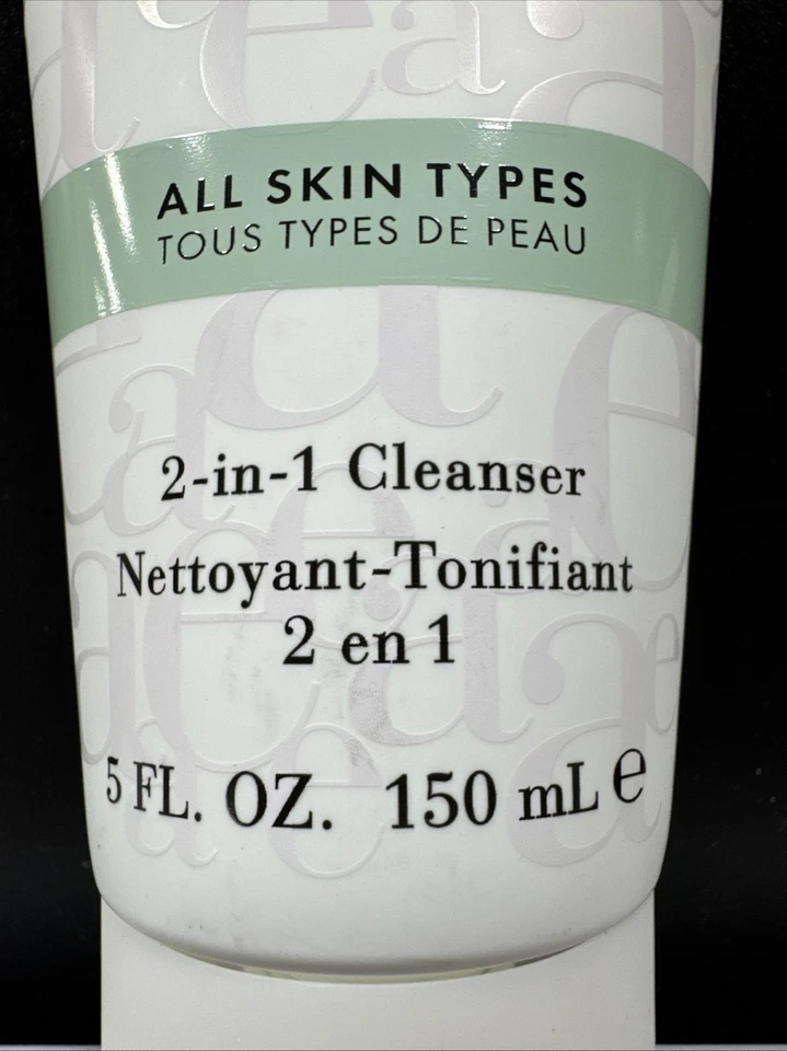 Auténtico limpiador Elizabeth Arden 2 en 1 para todo tipo de piel - 5 fl oz (150 ml) Foto 2 de 4