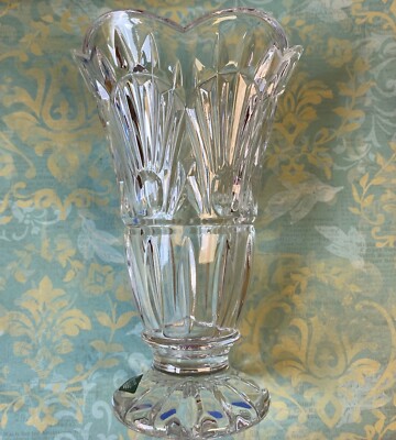 Shannon 24% Lead Crystal Vase by Godinger Freedom Pattern Ireland 8'' Scalloped