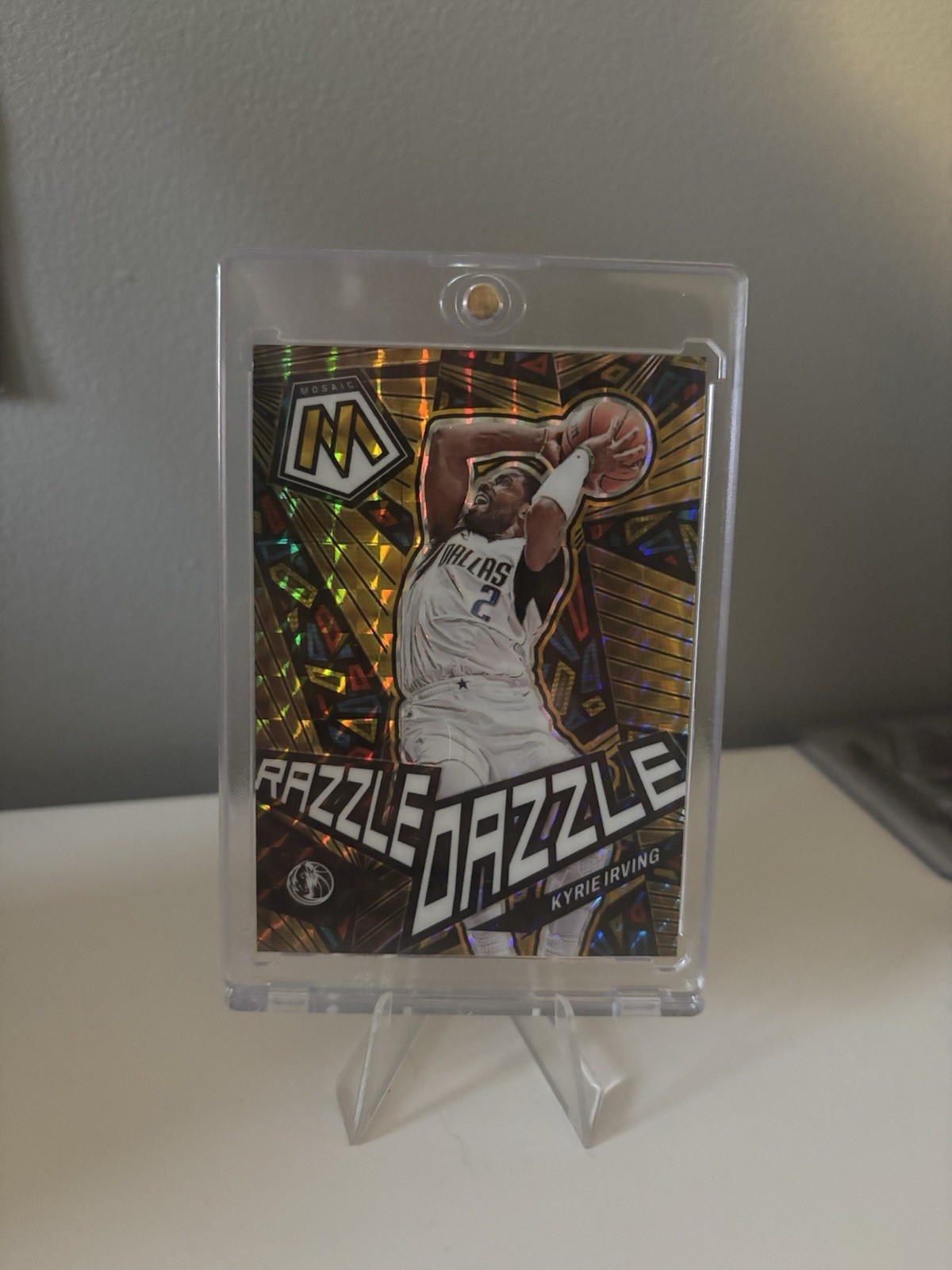 2022-23 Mosaic Kyrie Irving Razzle Dazzle Case Hit