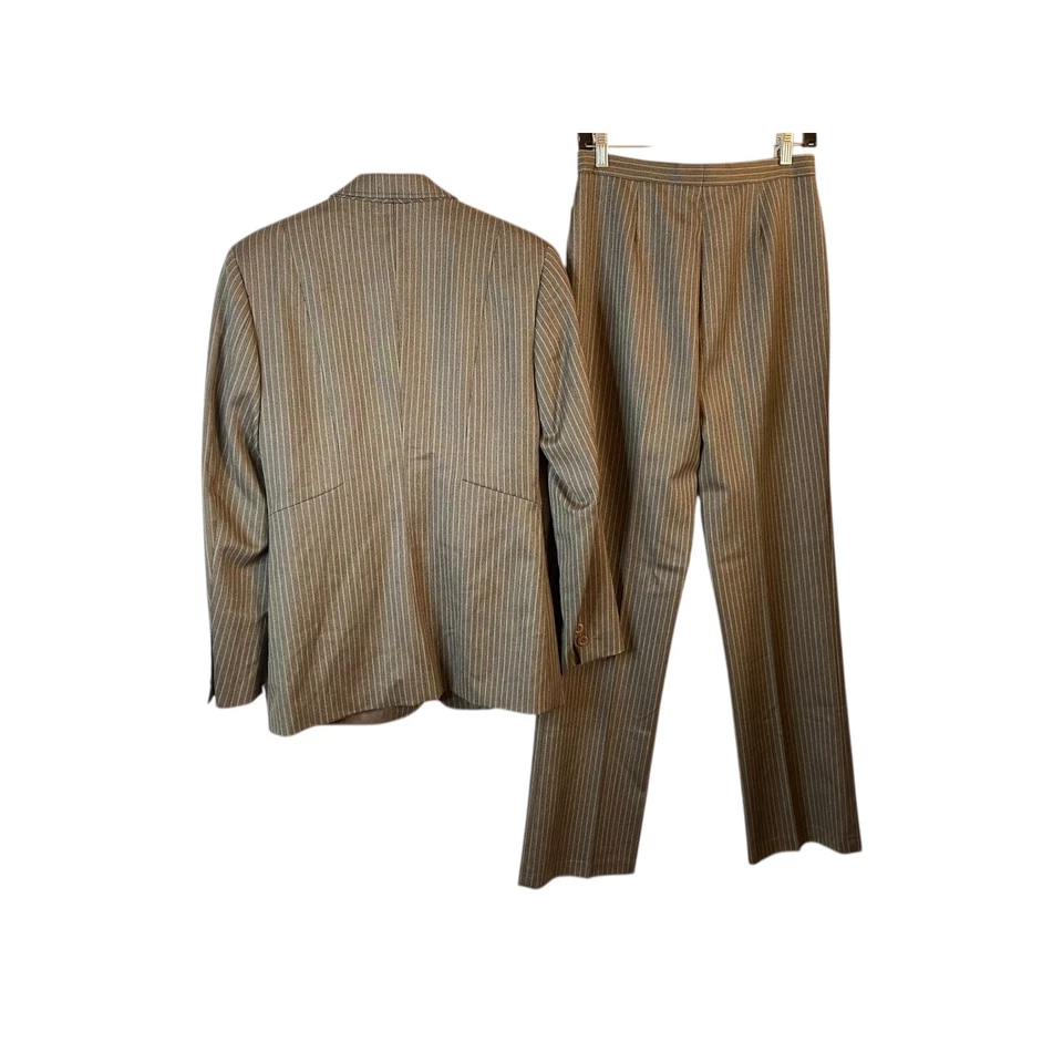 Terno feminino Zanella 2 peças tamanho 8 marrom listra de giz Loro Piana Zelander lã merino - Imagem 2 de 4