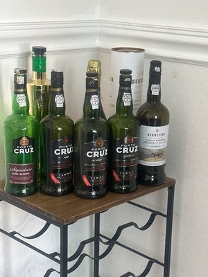 Porto Cruz Flaschen Wein leer Sammlung