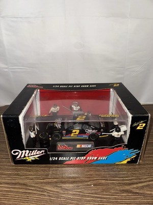 Racing Champions #2 Rusty Wallace Ford Taurus 1:24 Scale Pit Stop Show Case