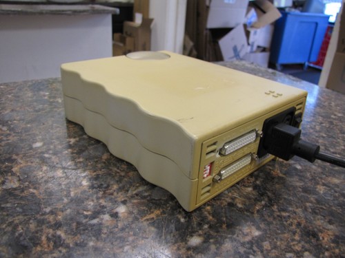 Vintage LaCie Tsunami External SCSI Hard Drive - Powers on & Spins Up- HE44 - Picture 4 of 10