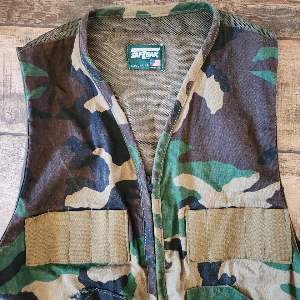 Vintage Saf-T-Bak Men's Woodland Camouflage Hunting Vest, Zip Front, Made In USA - Image 2 of 4