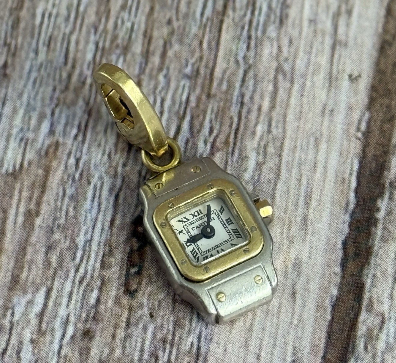 CARTIER SANTOS GALBÉE MINI CHARM 18K