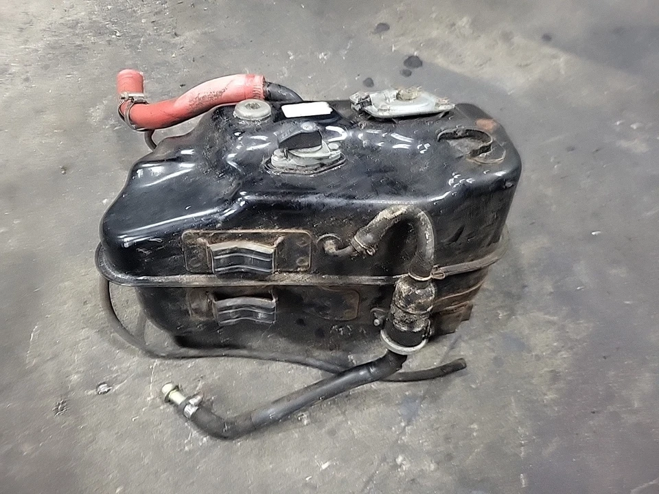 Honda 1985 1986 VT1100C 1100 Shadow combustible gasolina subtanque fabricante de equipos originales con llave/sin óxido Foto 2 de 4