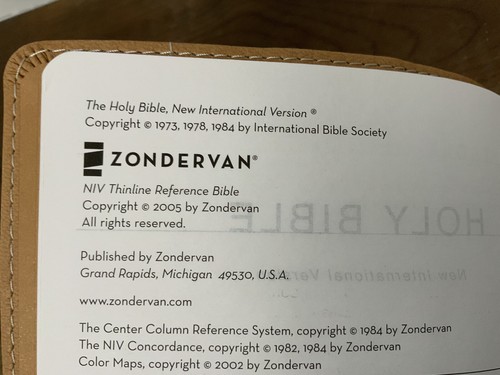 Zondervan Holy Bible NIV Thinline Italian Duo Tone -Camel & Burgundy 2005 - Foto 14 di 24