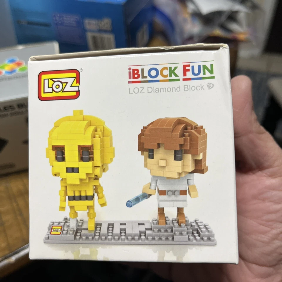 Lote de cuatro nuevos conjuntos de bloques pequeños Wolverine, Taj Mahal, Luke Skywalker, C-3PO, St Foto 2 de 4