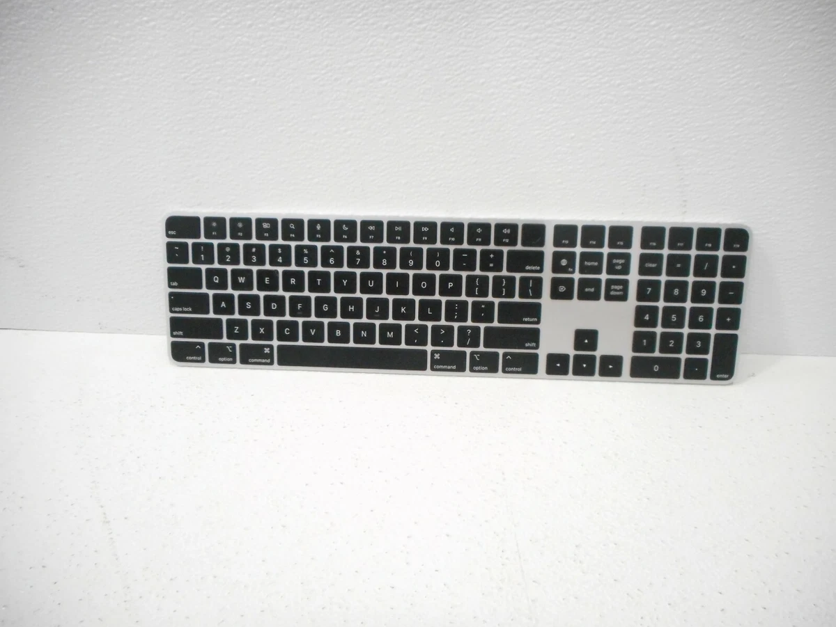 【美品】Magic Keyboard with Touch ID A2520 A2520) Apple Magic Keyboard with Touch ID/Numeric Keypad - MMMR3LL/A