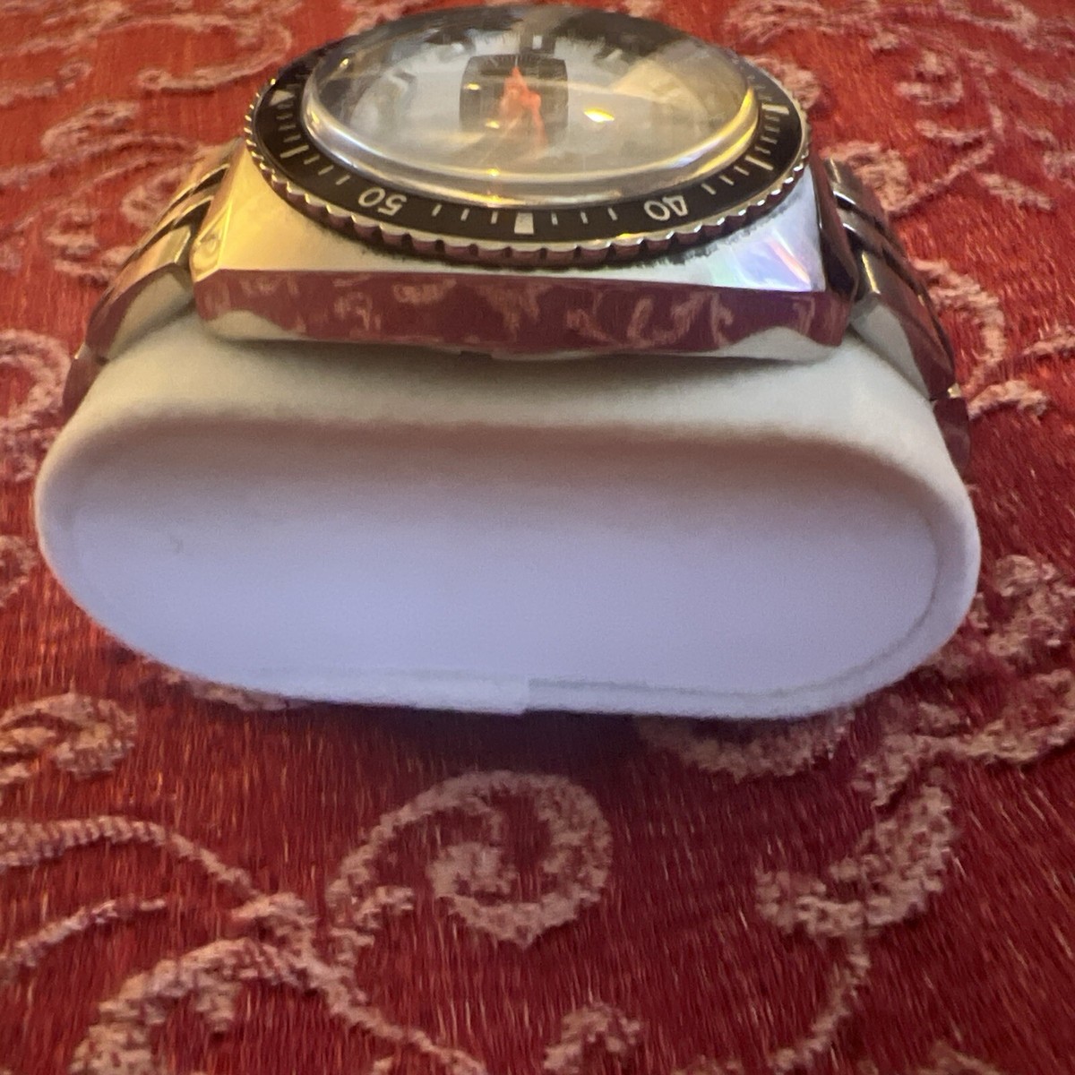ZODIAC SEA DRAGEN WHITE FACE 44mm Chronograph Swiss Made Black