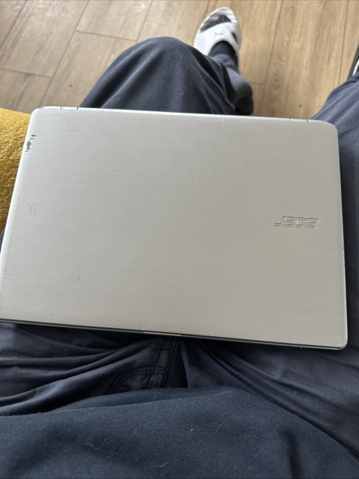 acer aspire v5-122p - Image 2 of 4