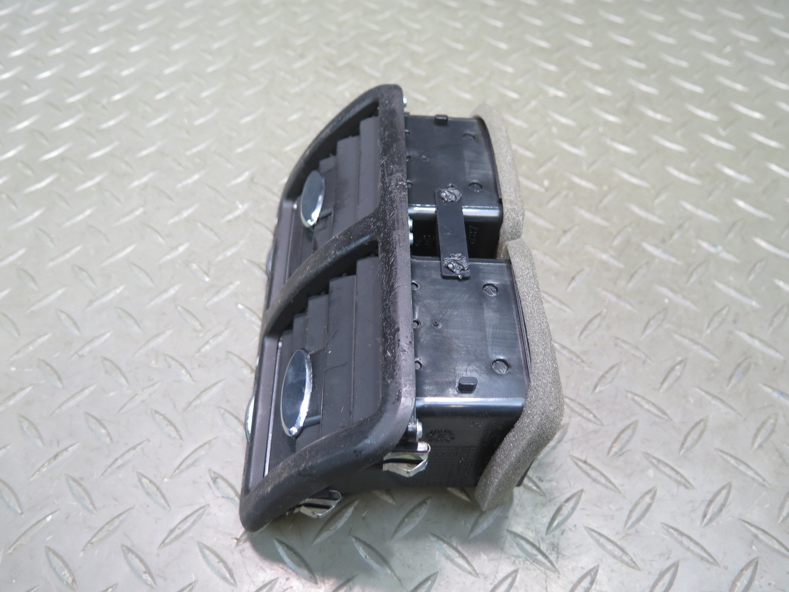 2008-2019 MASERATI GRANTURISMO M145 REAR CENTER CONSOLE A/C AIR VENT GRILLE