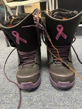 Thirtytwo Lashed Snowboard Boots Women Size 9