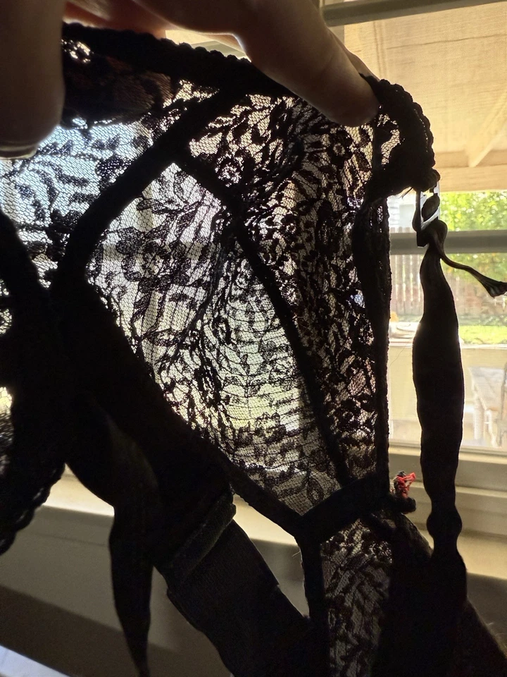 Sujetador bala vintage de encaje con puntada circular 34C años 50 pinup Foto 4 de 4