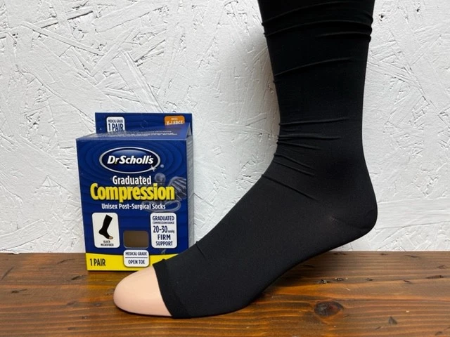 Calcetines firmes quirúrgicos de microfibra con punta abierta talla grande Dr. Scholl's (XXLarge) Foto 2 de 4