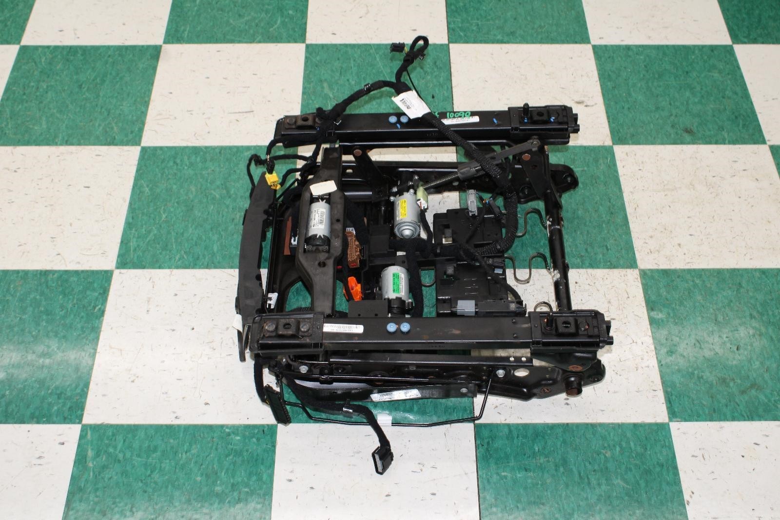Maserati Ghibli 2014-2024 Front Right Seat motor