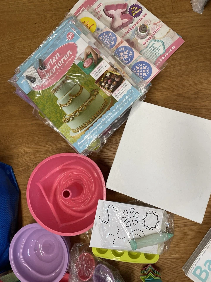 Backen & Genießen Backrezepte Backbücher + viele Silikon Backformen Torten Dekor - Bild 2 von 4