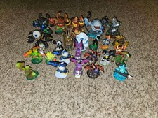 ACTIVISION SKYLANDERS -LOT OF 24 ACTION FIGURES / FIGURINES. CLEAN WORKING.