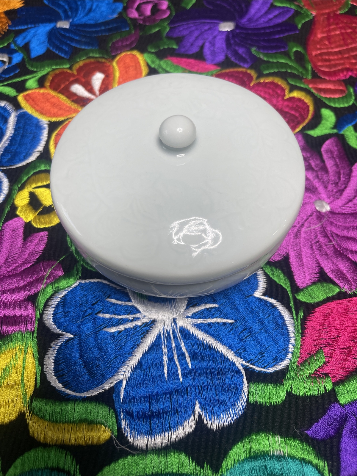 Vintage porcelain jewelry box with elegant floral design-image