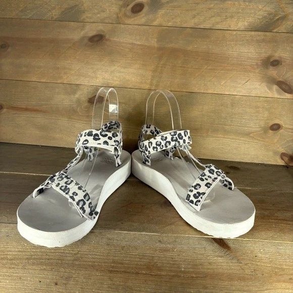 sandálias plataforma teva midform universal feminino tamanho 8 sapatos estampa de leopardo branco - Imagem 3 de 4