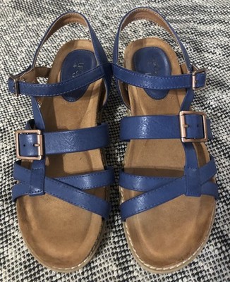 Womens Aerosoft sandals Size 7.5