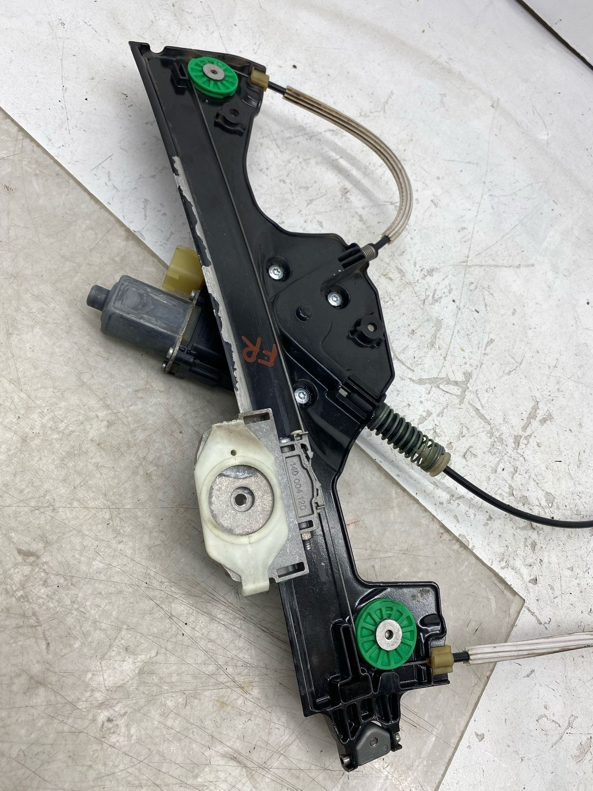 2019-2023 ASTON MARTIN VANTAGE FRONT RIGHT DOOR WINDOW GLASS REGULATOR W/ MOTOR