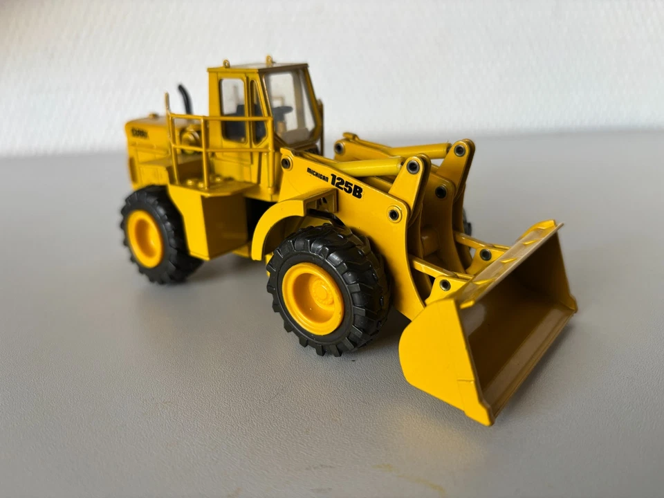 Clark Michigan Radlader 125B  Conrad #2884  1:50 - Bild 4 von 4