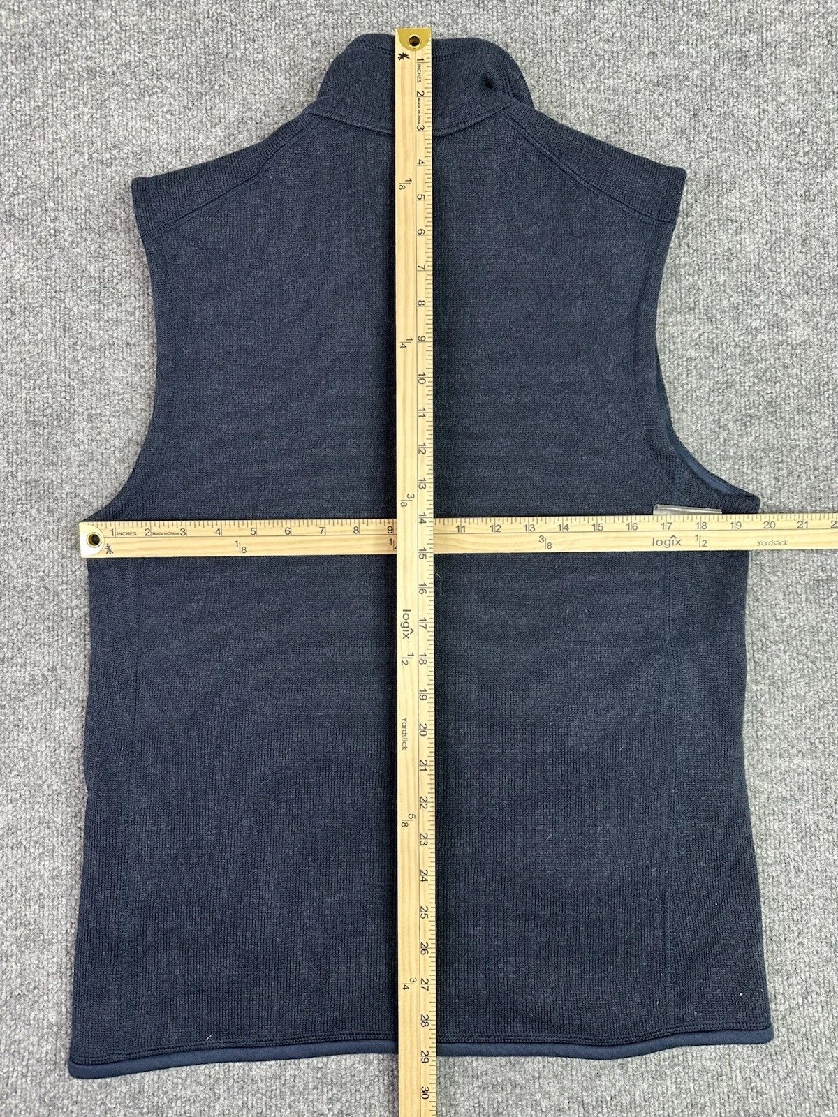 Patagonia Better Sweater Men’s Full Zip Vest Blue M small rip on chest area - product detail image 9