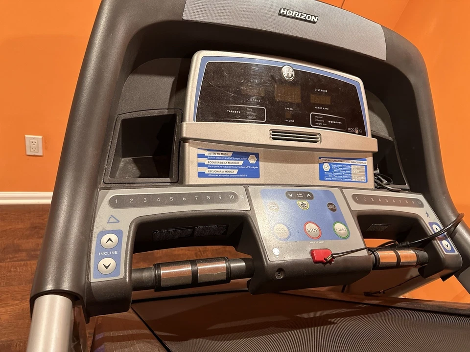 Horizon T101 Treadmill - LOCAL PICKUP ONLY!! - Image 3 of 4