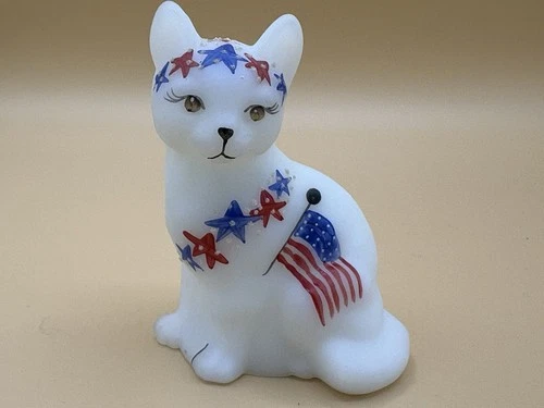2006 Fenton Patriotic Cat Figurine, Signed