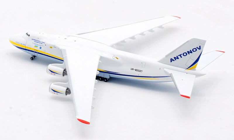 Blue Wings Antonov AN-124 UR-82027 Ruslan Nose Openable 1/400