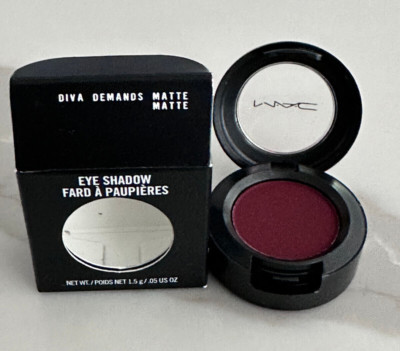 MAC Eye Shadow DIVA DEMANDS MATTE (Matte)