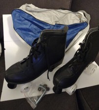 XUDREZ BLACK ROLLER SKATES SIZE 43 W/ BAG WOMENS ROLLERSKATING LIGHT UP WHEEL