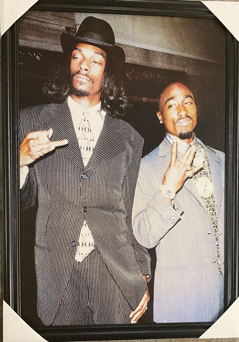 New Textured Black Framed SNOOP DOGG, TUPAC 2PAC 27x39 New Textured Black Framed SNOOP DOGG, TUPAC 2PAC 27x39