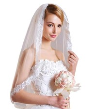 Bridal Veil Lace Edge 1 Tier Short Wedding Veil with Comb for Bride 1 PCS In