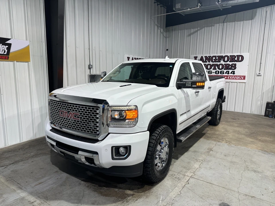 2016 GMC Sierra 3500 DENALI - Image 2 of 4