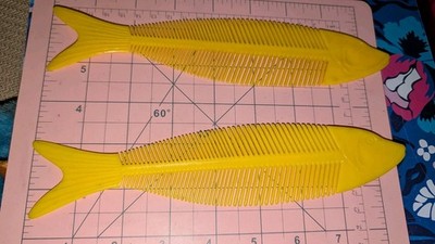 Vintage Fish Comb Plastic Novelty-USA Made-Chicago H.F. & CO 1964 Lot Of 2 READ