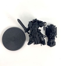 X1 Captain With Shield Relic Conversion Plastic Warhammer 40K  P-00LS1