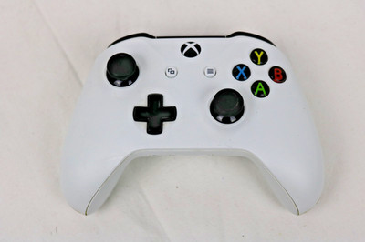 Microsoft Xbox One Wireless Controller, weiß, getestet