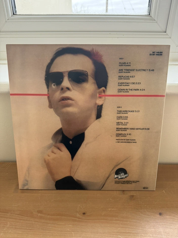 Gary Numan Photograph The Best of LP Red Vinyl Signed! VERY VERY RARE! Lovely.  - Image 4 of 4