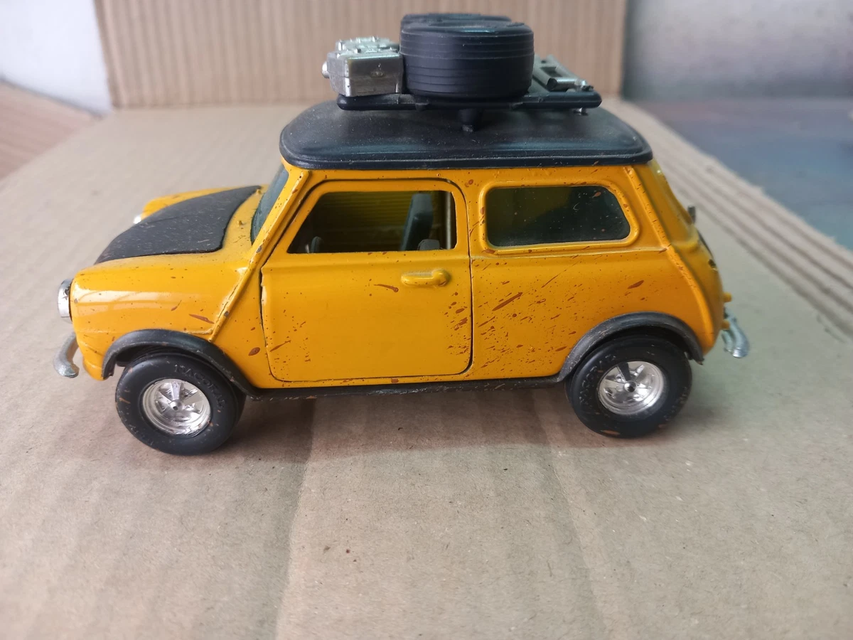 Modellino Mini Cooper Racing #37 Scala 1:50 - Tiny Giugno 2025 - Pressofuso