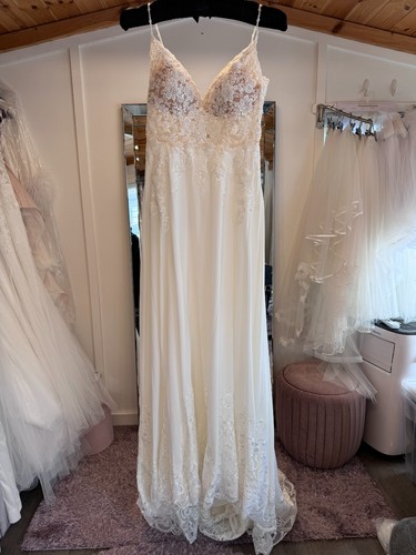 Maggie Sottero wedding dress size 10 - Primrose in ivory - ref 269b - Picture 6 of 18