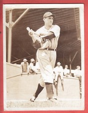 1935  DETROIT  TIGERS    TEAM ISSUE   GLOSSY  TYPE 1   CHARLIE GEHRINGER   HOF