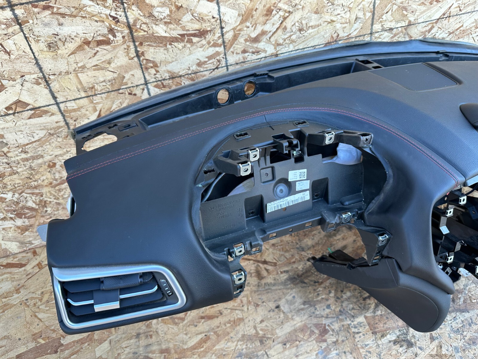 DASHBOARD DASH PANEL ASSEMBLY BLACK W/RED STITCHING 74K 14-17 MASERATI GHIBLI Q4